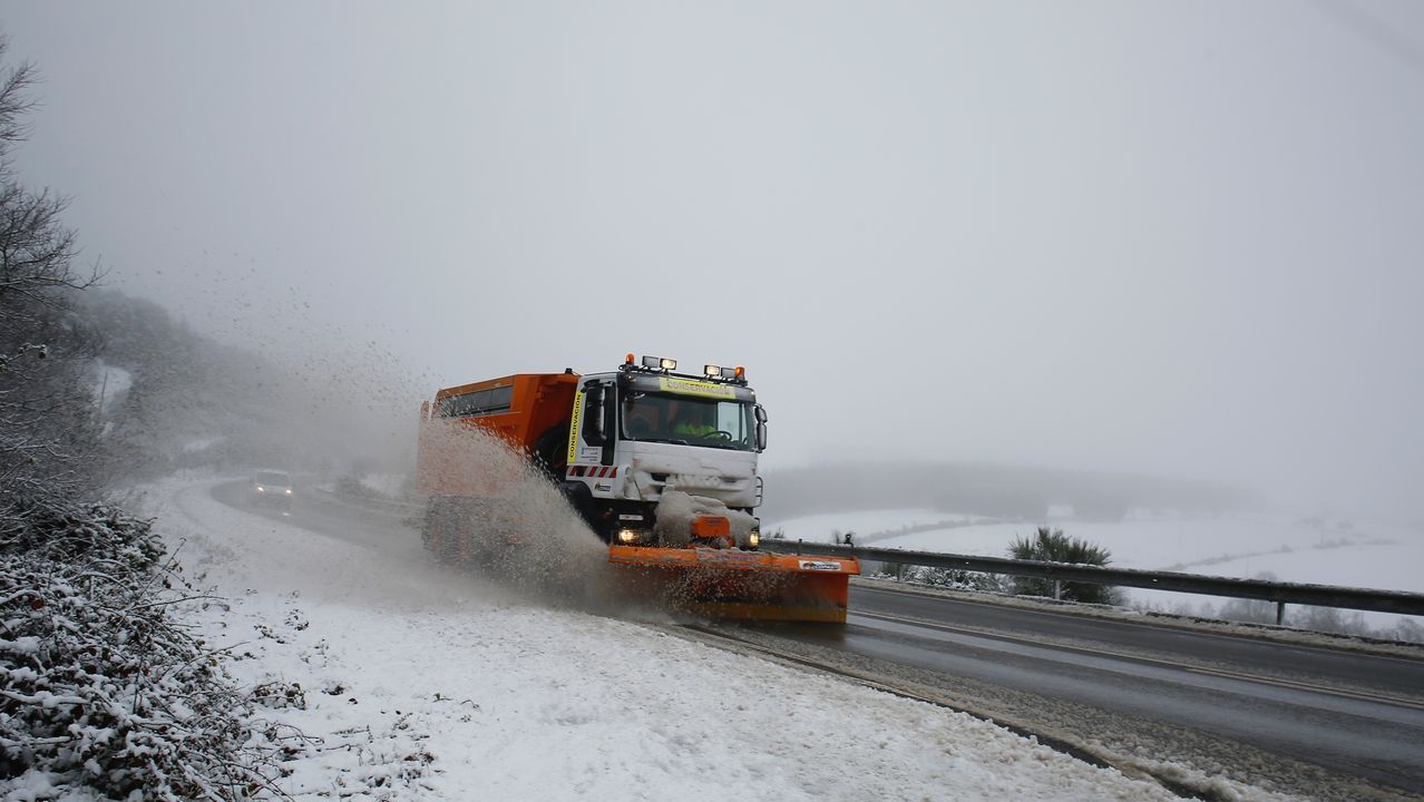 Tejados nevados en Lugo