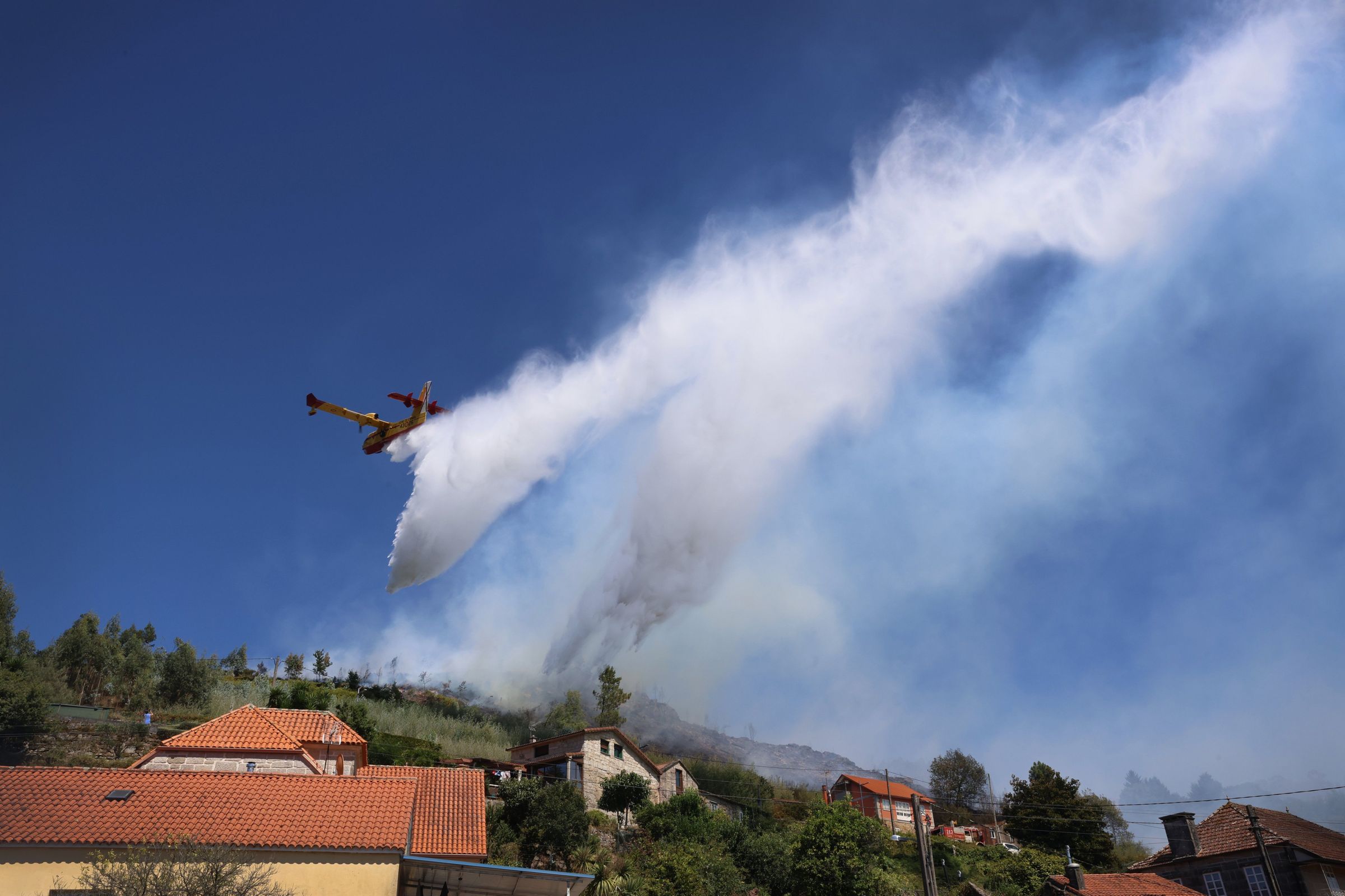 Incendio en San Pedro de Tenorio. Cerdedo Cotobade. 29/07/2025