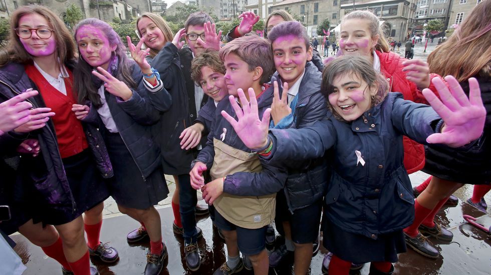 Manos levantadas por el cáncer de mama