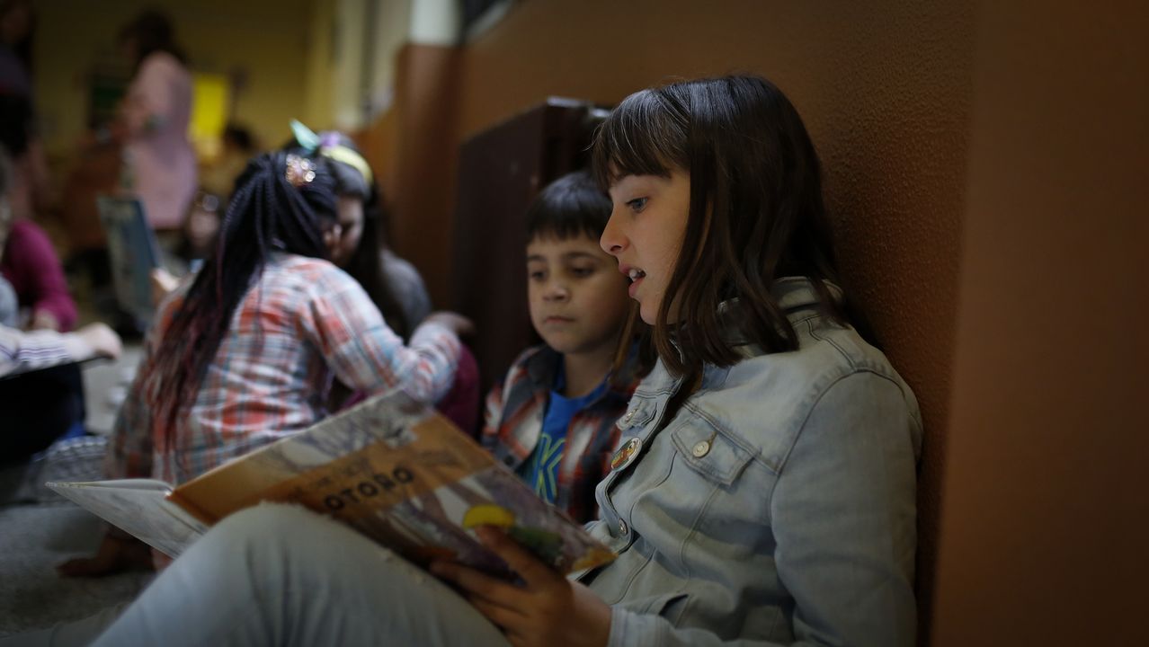 Los escolares del Colegio Anxo da Garda celebran el Dia Internacional del Libro