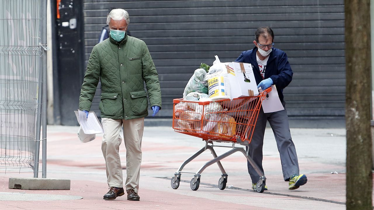 Uso de mascarillas por las calles de Pontevedra