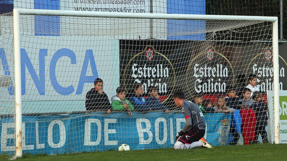 Partido de fútbol Segunda B entre Boiro y Celta B