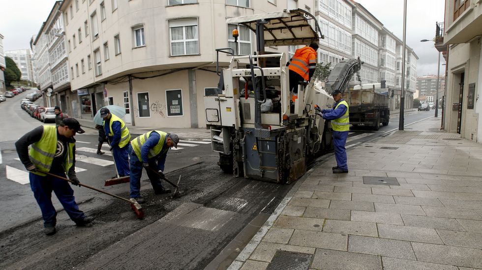OBRAS DE ASFALTADO EN LA CALLE GARCIA PRIETO EN CONXO