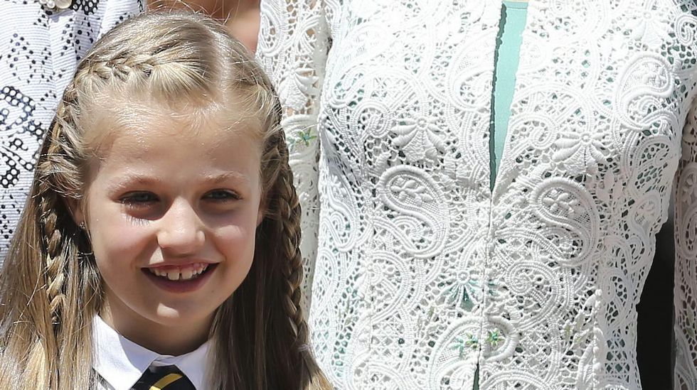 Tras la ceremonia, Leonor declaró a los periodistas que estaba «muy nerviosa» y que iba a celebrarlo después «en casa».