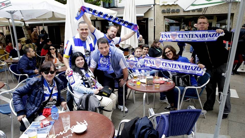 Aficionados del Dépor con Sissoko