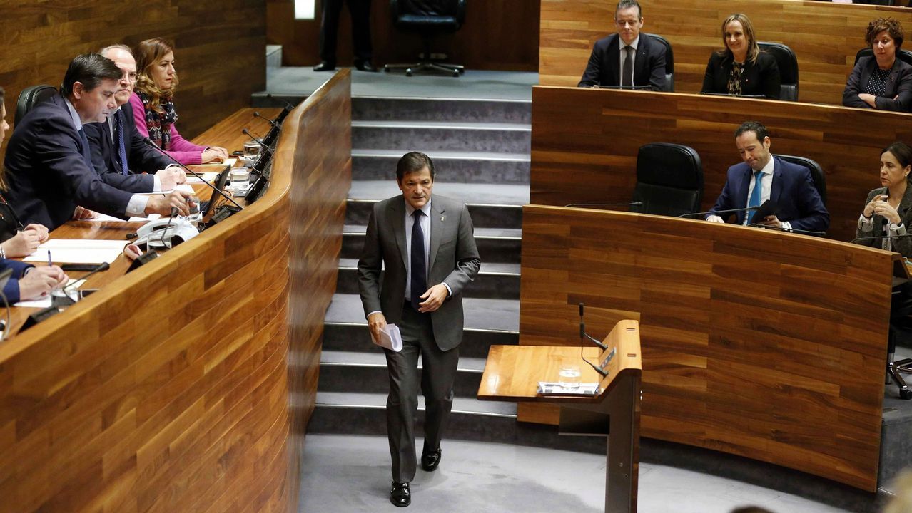 El presidente del Principado, Javier Fern�ndez, durante su intervenci�n en la primera jornada del debate de orientaci�n pol�tica general que se celebra en la Junta General del Principado.