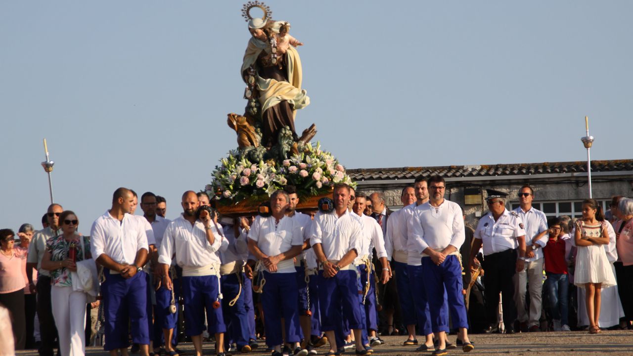 PROCESION MARITIMA DE LA VIRGEN DEL CARMEN DE RIANXO