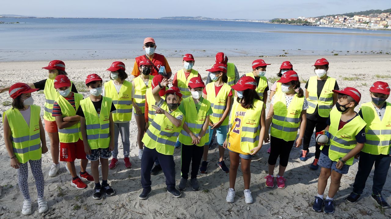 Programa Ludieduca de Jealsa y La Cruz Roja con motivo del día de los océanos en Barraña y o Areal