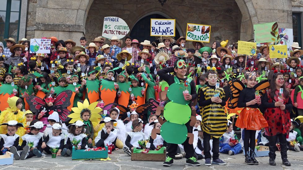 Proyecto Voz Natura del Colegio Jaime Balmes celebrando el día da terra