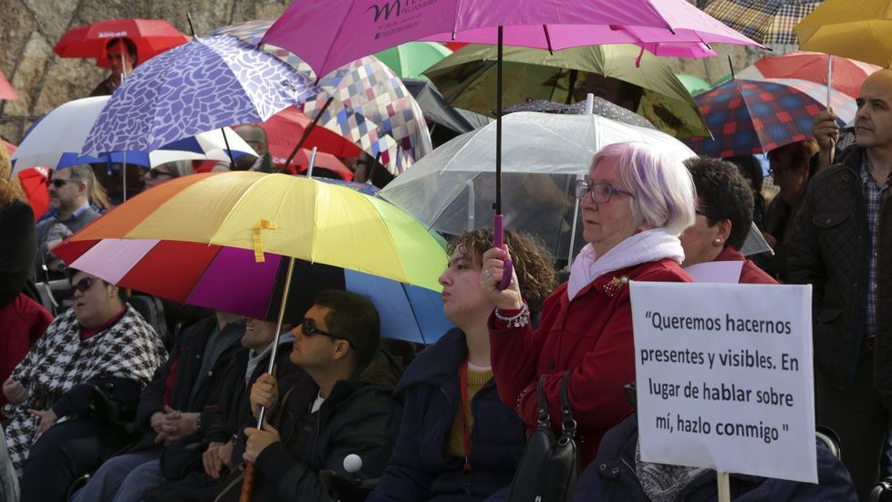 Día Internacional de las personas con Discapacidad, con apertura de paraguas conmemorativos en el Parrote