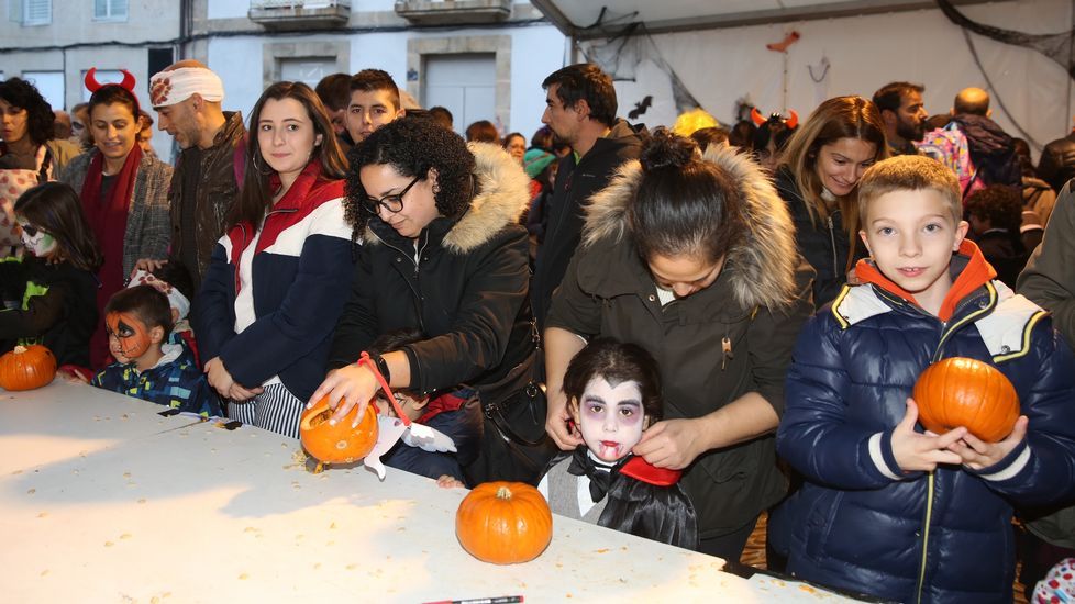 Ourense celebra el Samaín en la praza Maior
