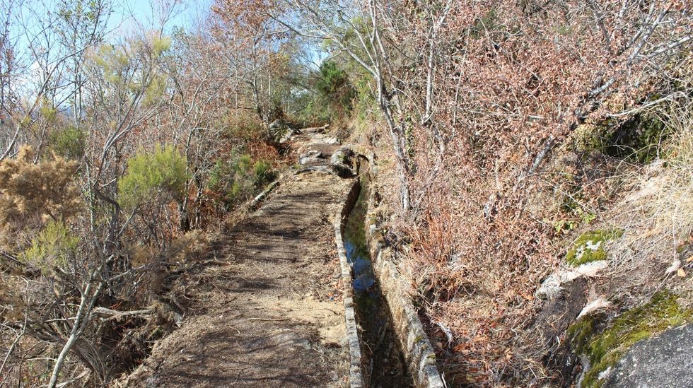Tralos pasos do río Xesta, A Lama