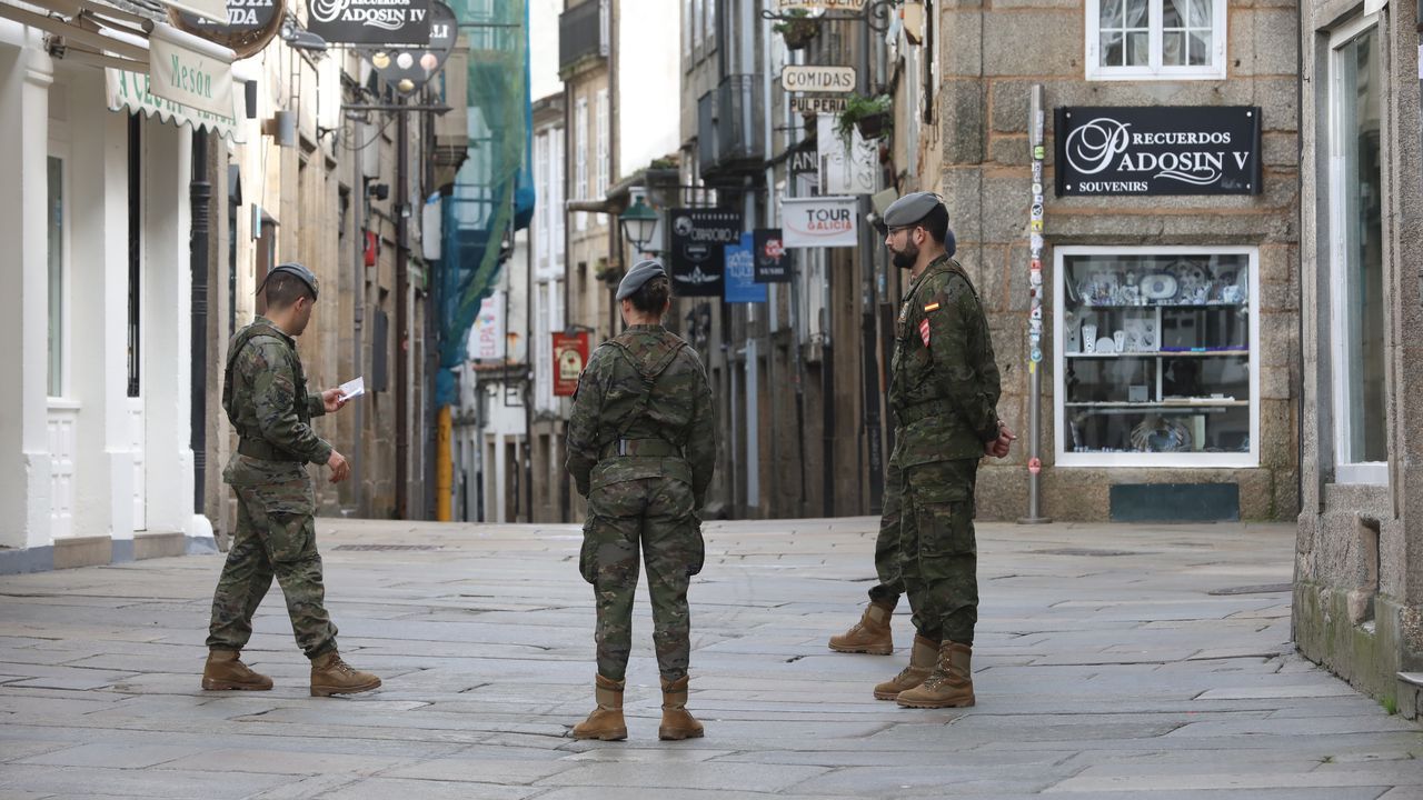 Despliegue de la Brilat por las calles de Santiago