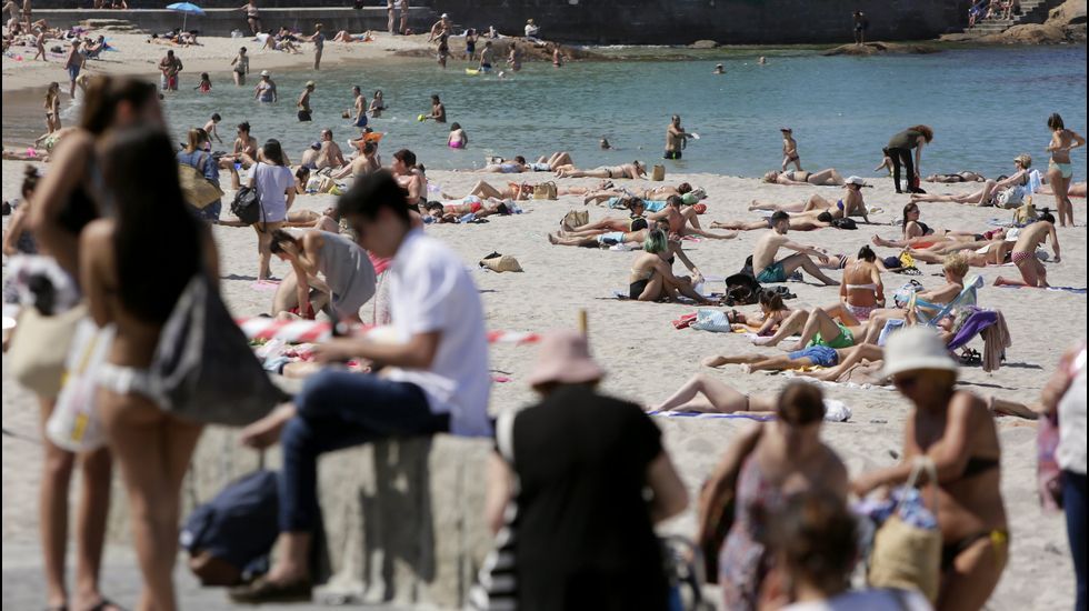 Vista de la playa de Riazor, en A Coruña