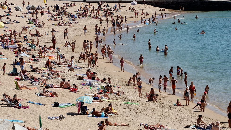 Oleiros. Playa de Mera