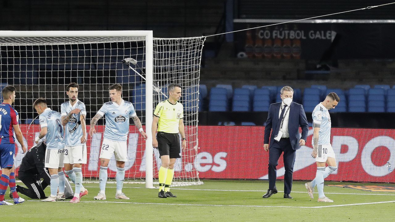 Tapia fue el primero en resentirse y verse obligado a dejar el partido