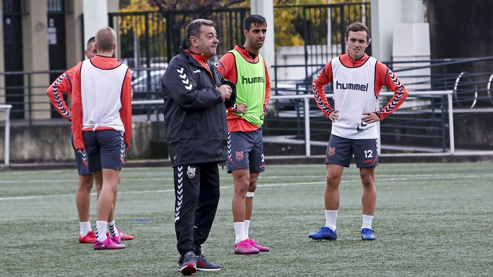 Entrenamiento del Pontevedra CF en A Xunqueira