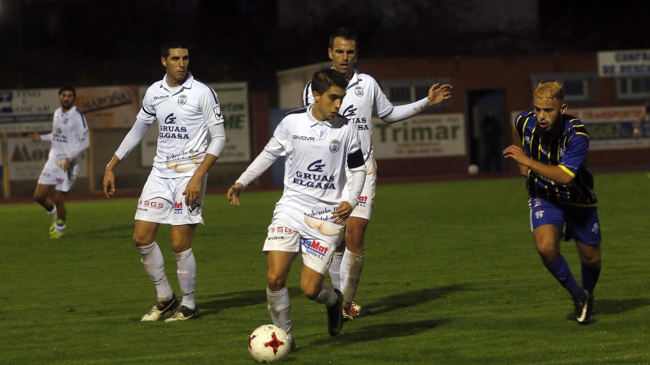 Partido de Tercera División entre el Noia y el Cultural Areas.