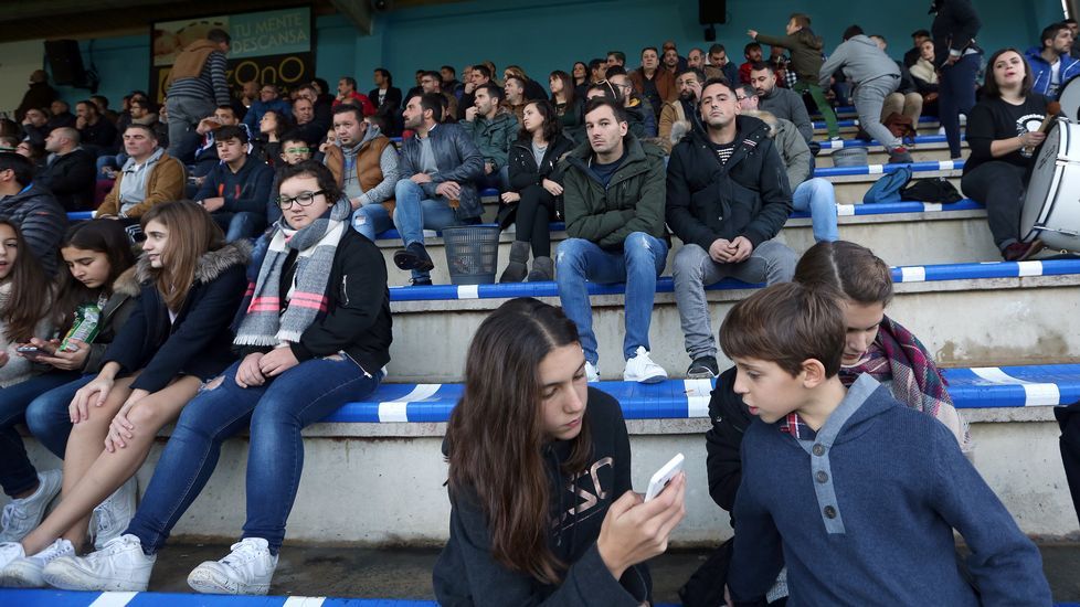 Partido de fútbol Segunda B entre Boiro y Celta B