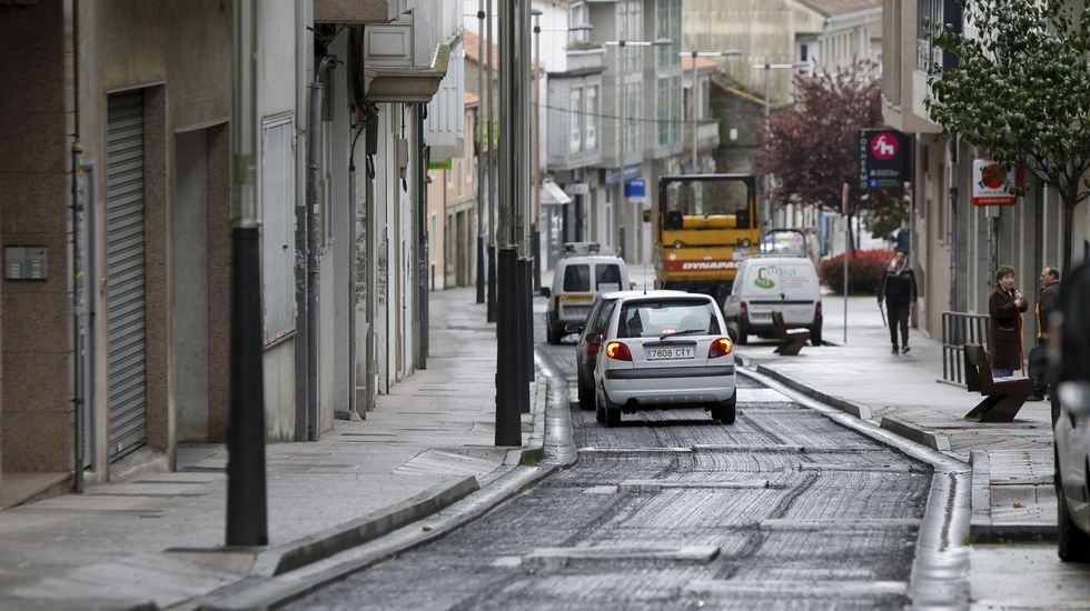 OBRAS DE ASFALTADO EN LA CALLE SANCHEZ FREIRE EN CONXO