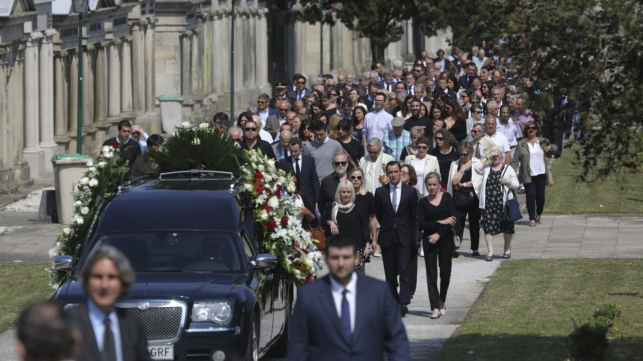 Ana Pastor, a su llegada al funeral de Albor