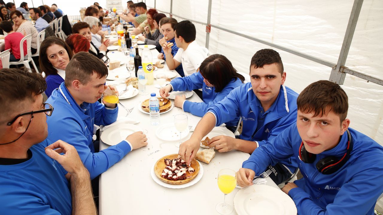 JORNADA DE FAMILIAS EN AMICOS. COMIDA