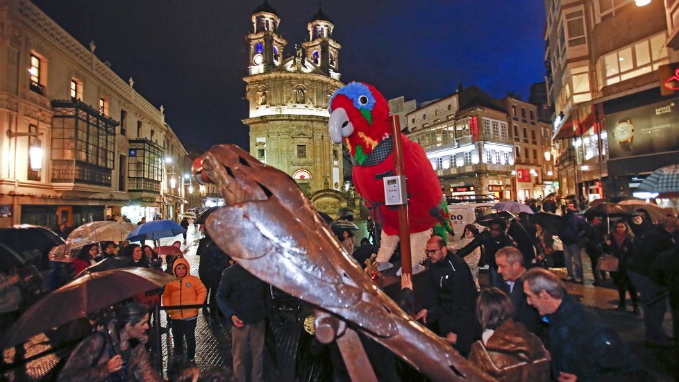 .El loro Ravachol llega al Carnaval clamando contra el tarifazo
