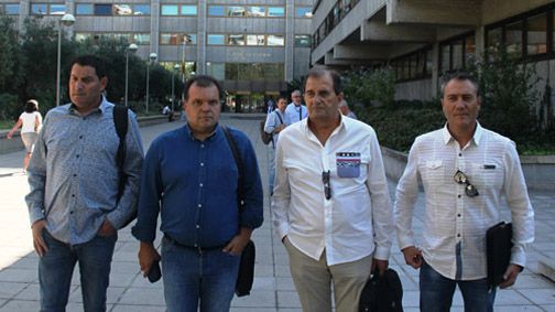 Concentraci�n en Riosa para condenar las amenazas a los concejales de IU.Luis el de Tornillos