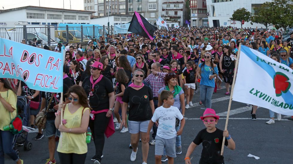 Desfile de peñas da Festa da Dorna 2016