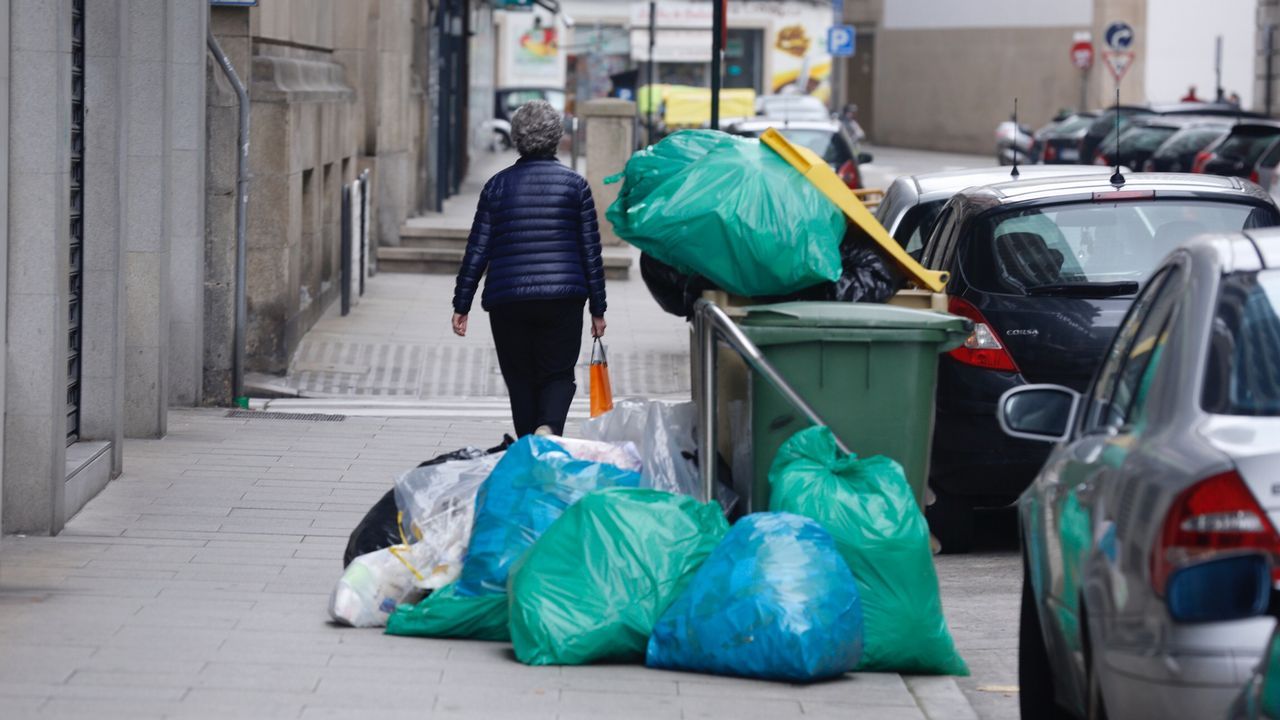 Segundo día (miércoles) con la basura de las calles sin recoger