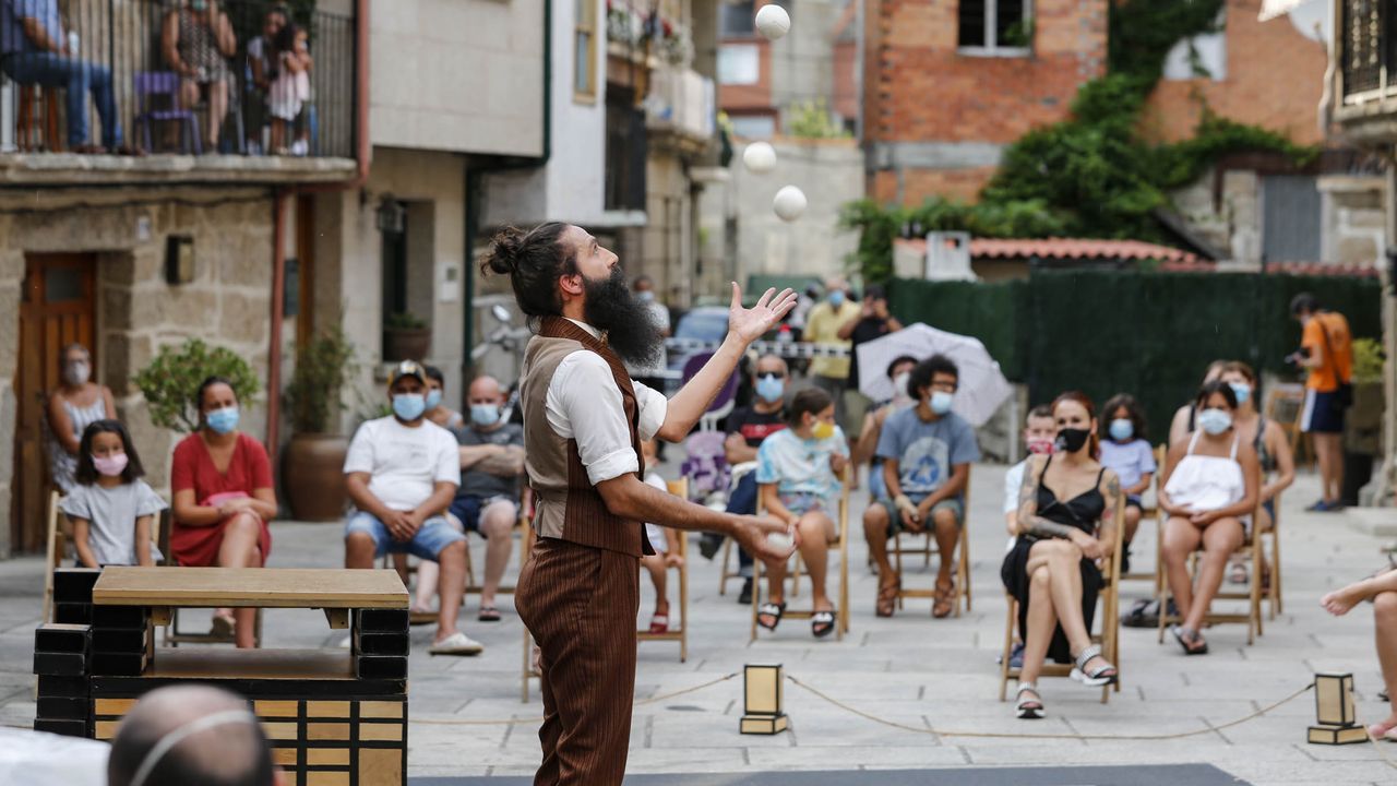 Só en la plaza do Curceiriño de Francelos