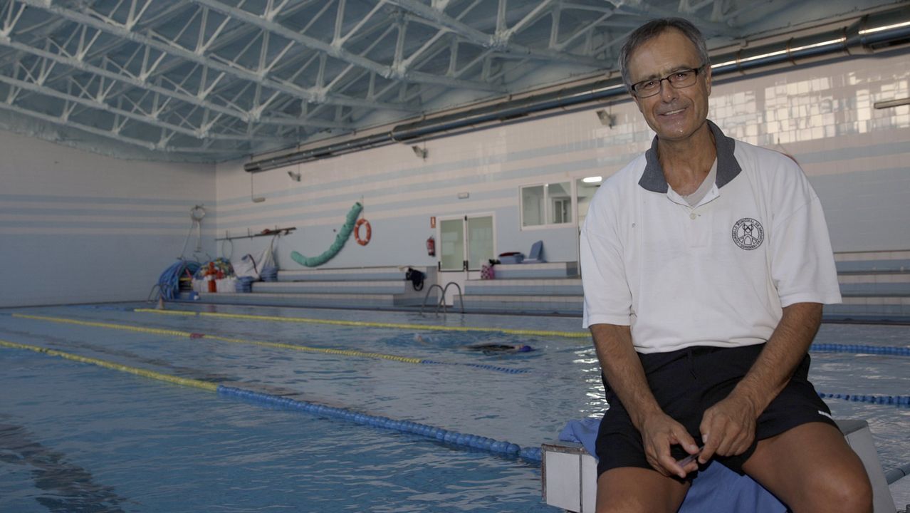 Manuel Naranjo Pérez monitor de natación del pabellon de Os Remedios