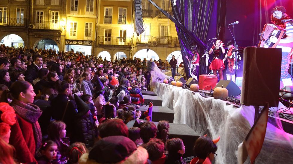 Ourense celebra el Samaín en la praza Maior
