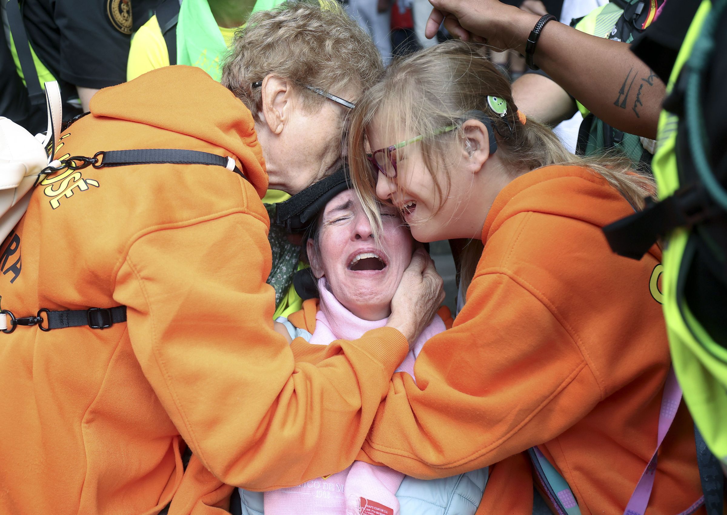 Chegada  Praza do Obradoiro da peregrinacin de enfermos de ELA. 10/09/2024