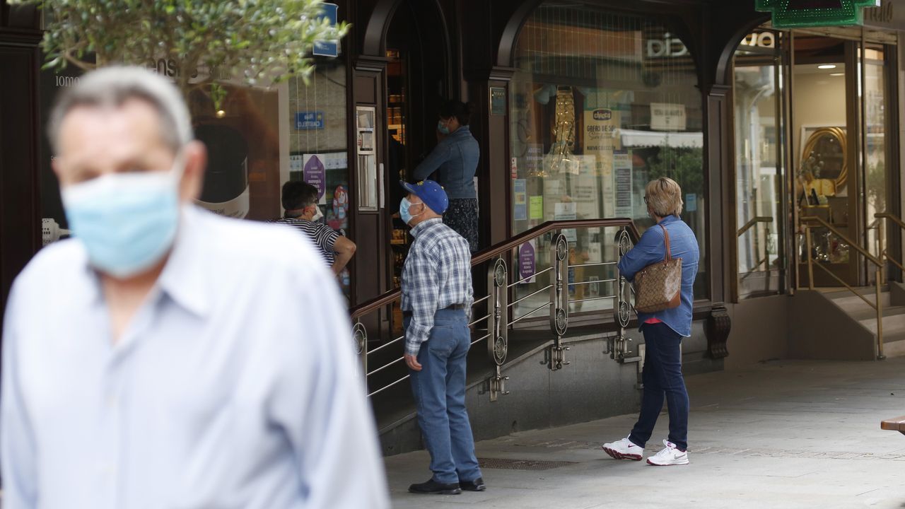 Primer día de uso obligatorio de mascarillas en Barbanza