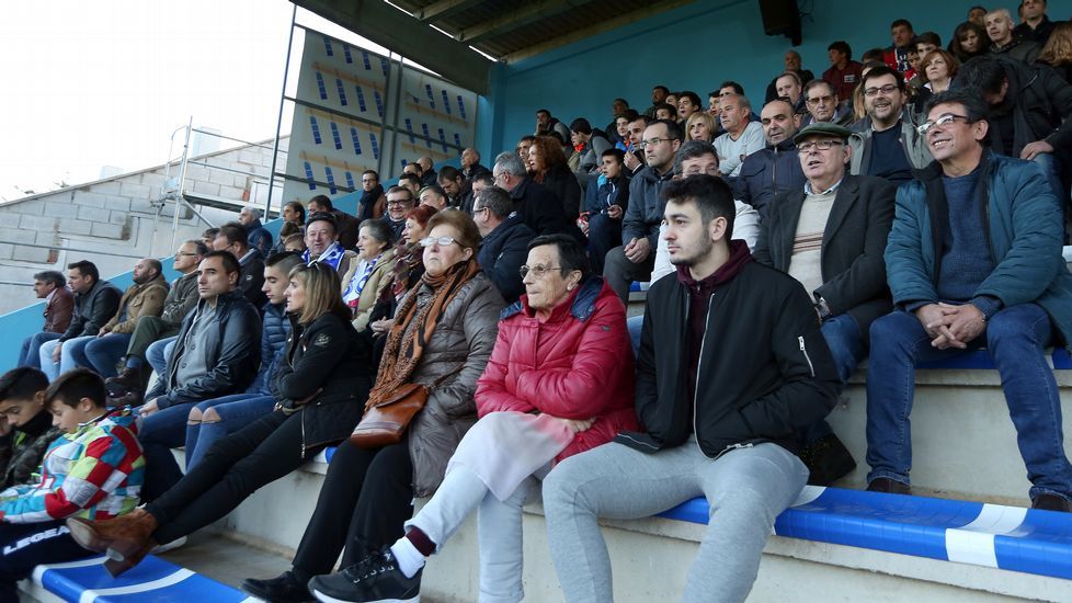 Partido de fútbol Segunda B entre Boiro y Celta B
