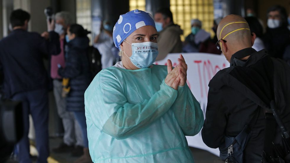 Concentración de sanitarios en el hospital Montecelo