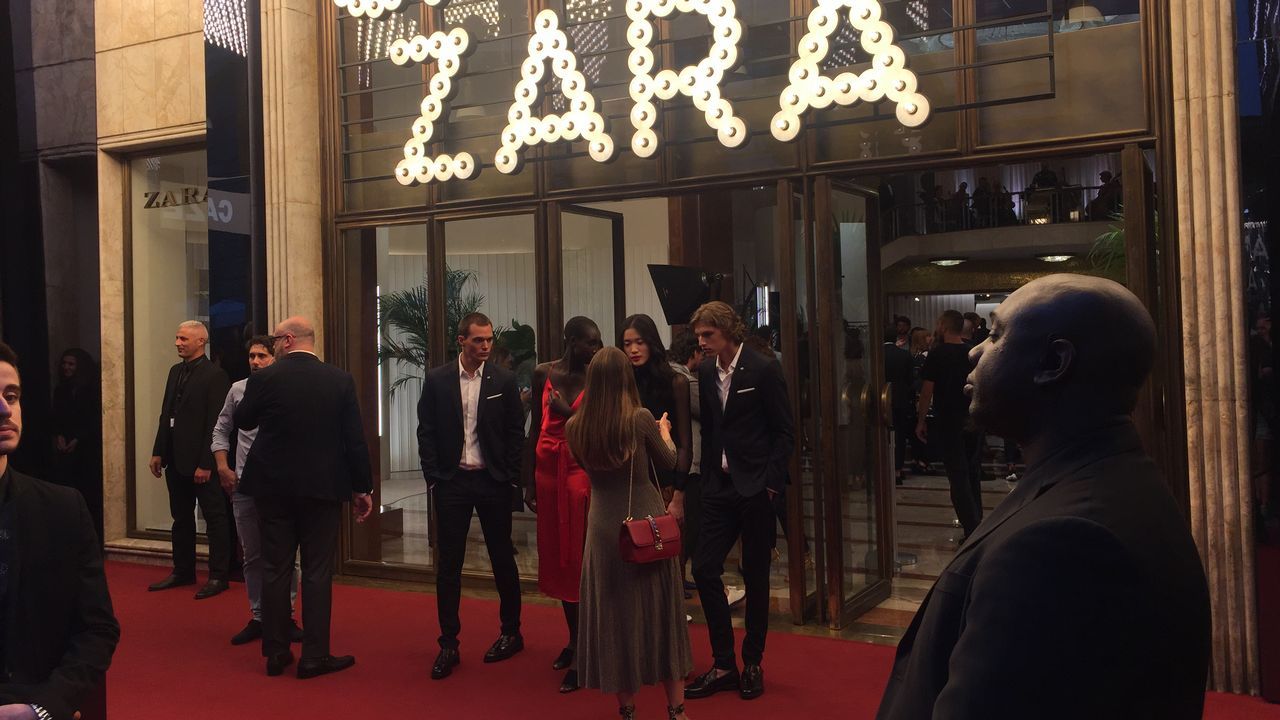Marta Ortega con Beatriz Padin y Oscar Pérez Marcote