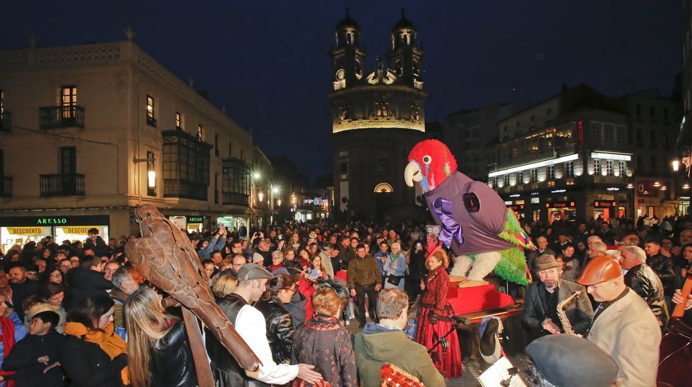 Carnaval de Pontevedra. Presentación del loro Ravachol