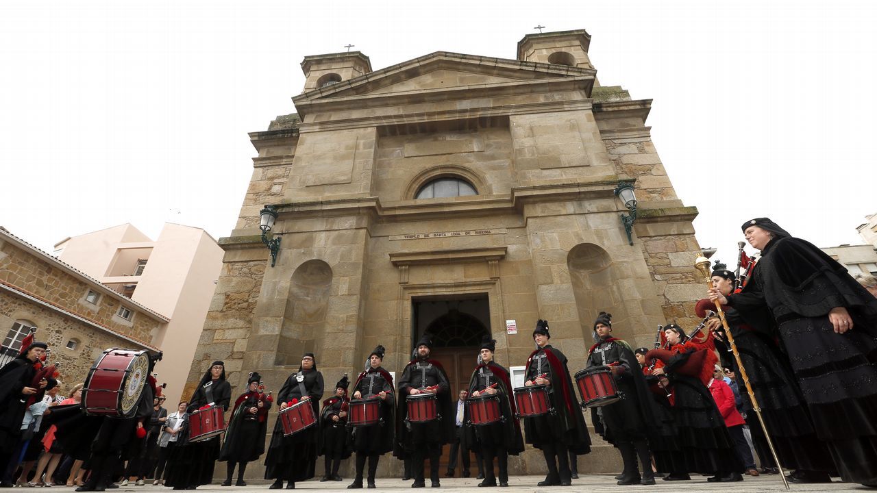 FIESTAS PATRONALES DE RIBEIRA, PROCESIÓN Y MISA DE SANTA UXÍA.