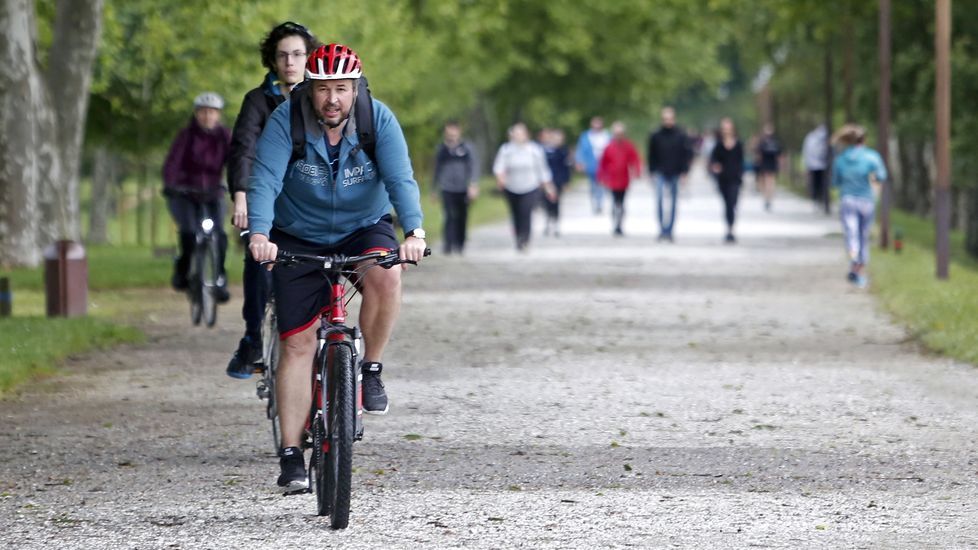 Deportistas durante el primer día de la desescalada