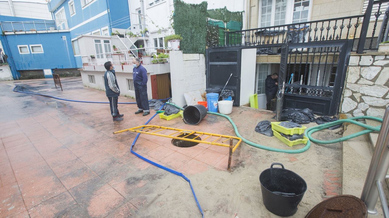 Restaurante Mar e Terra, de O Ézaro, afectado por las inundaciones
