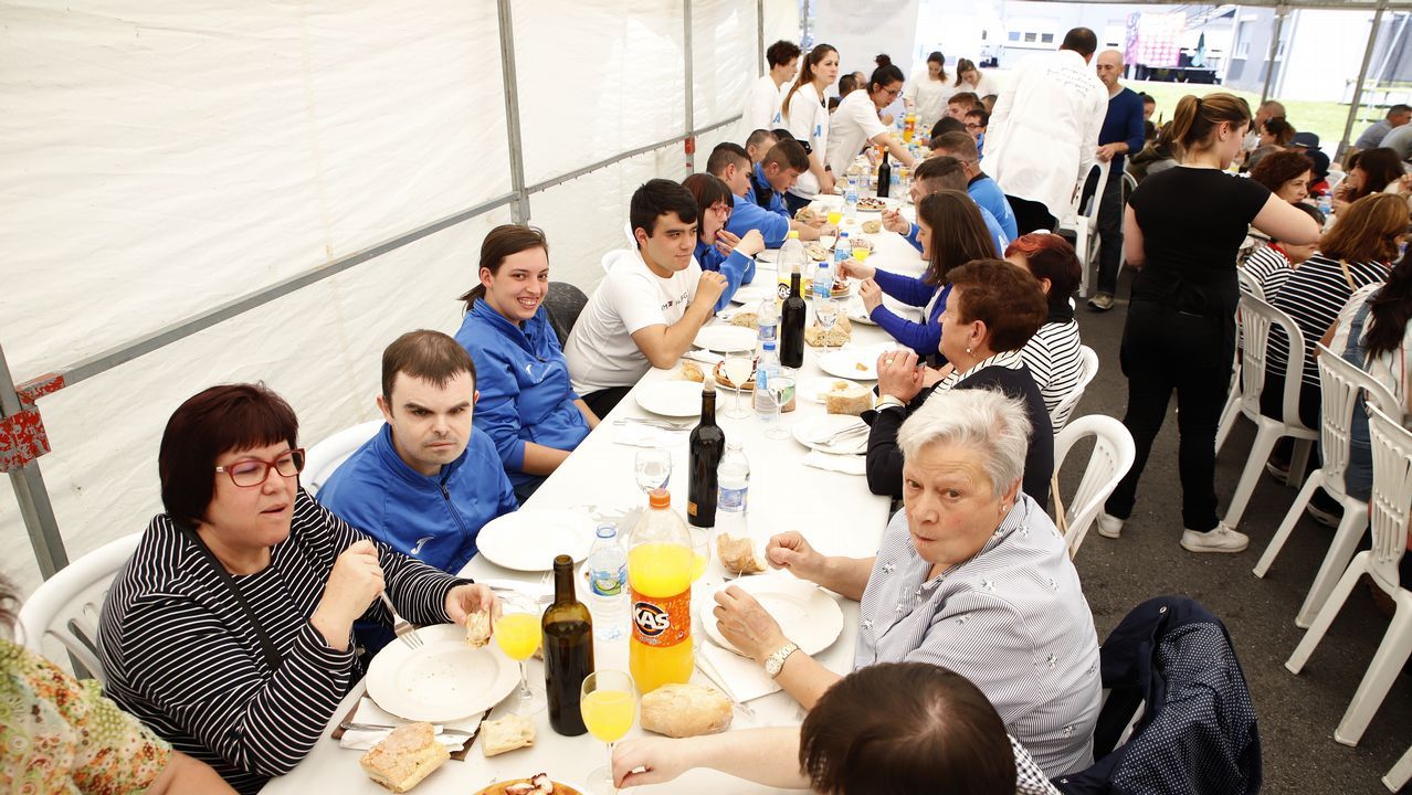 JORNADA DE FAMILIAS EN AMICOS. COMIDA