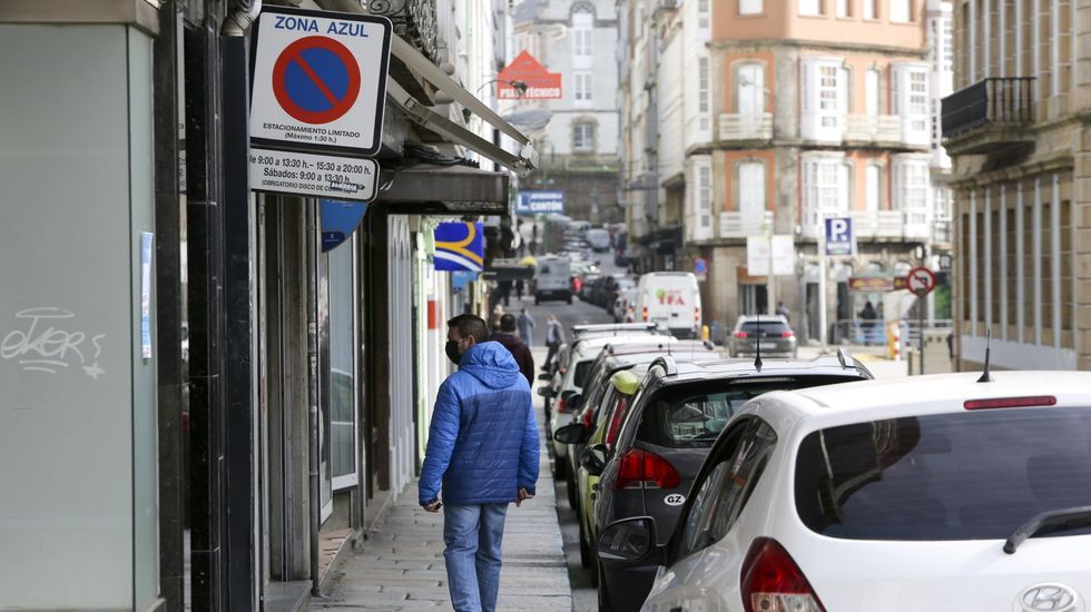 Se�al de zona azul inoperativa situada en la calle de la Iglesia, en foto de archivo.