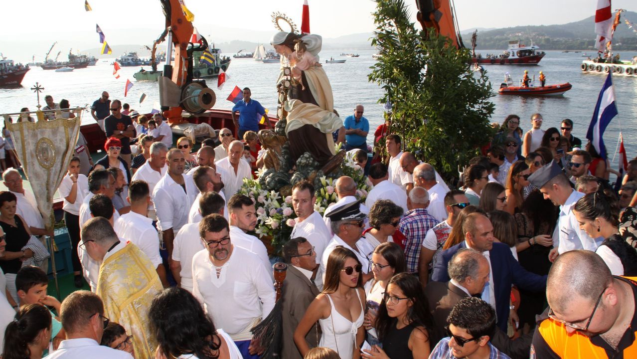 PROCESION MARITIMA DE LA VIRGEN DEL CARMEN DE RIANXO