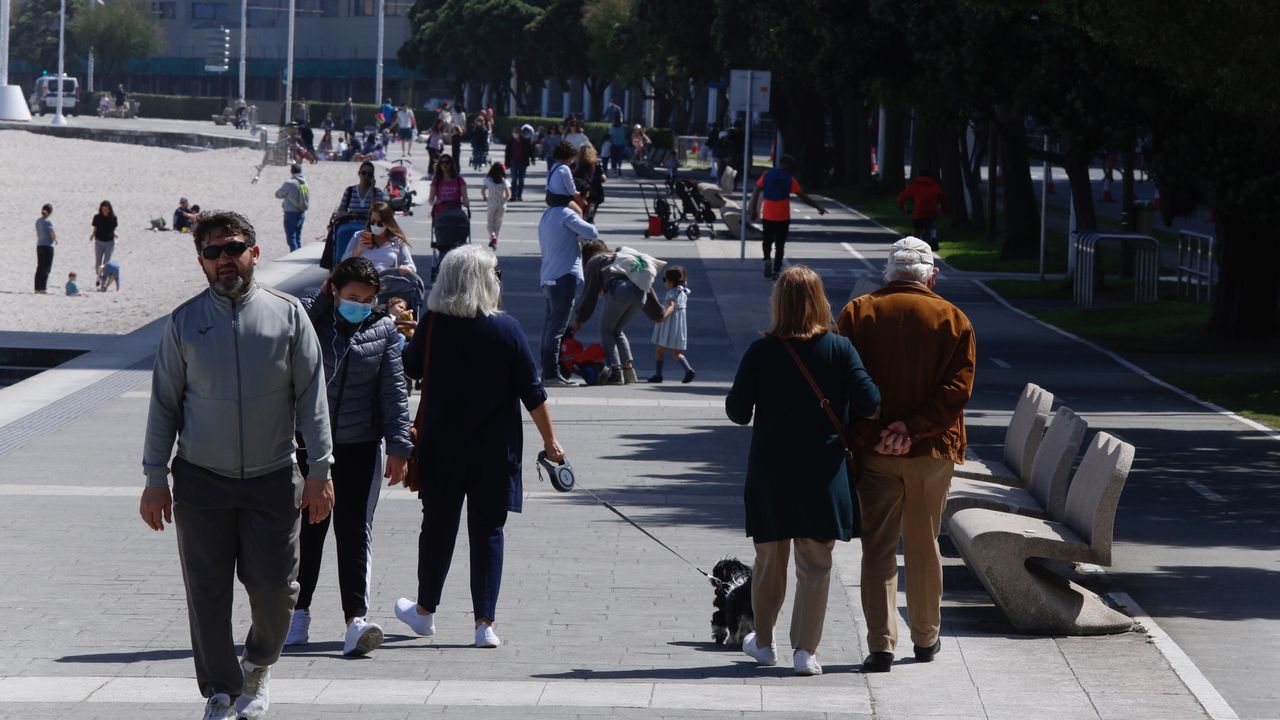 Disfrutando del paseo marítimo y de la playa en A Coruña