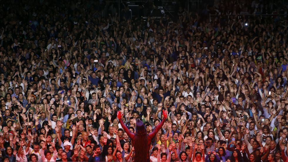 UN AÑO DE VOZ: CARLINHOS BROWN ENCIENDE MARÍA PITA