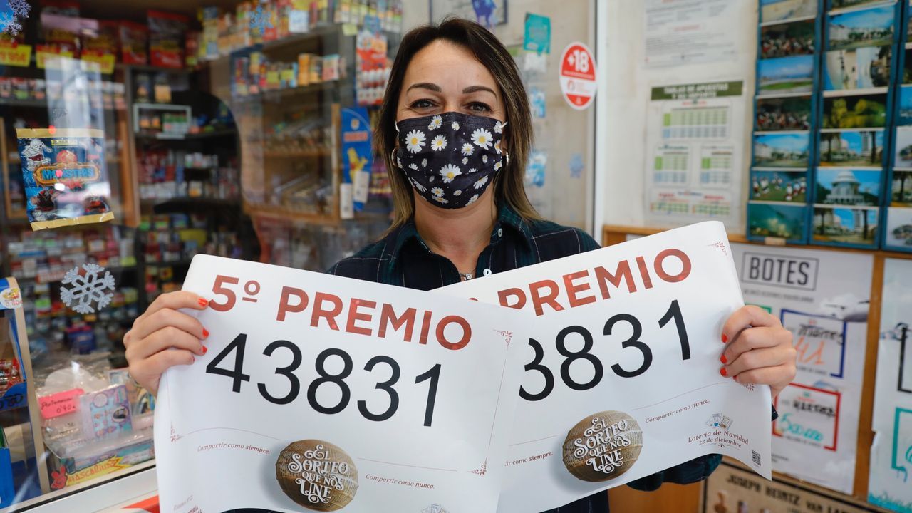 El 86986, un quinto premio, muy repartido por Galicia.5º premio de la Lotería Nacional de Navidad en el estanco de la Avenida de Monelos