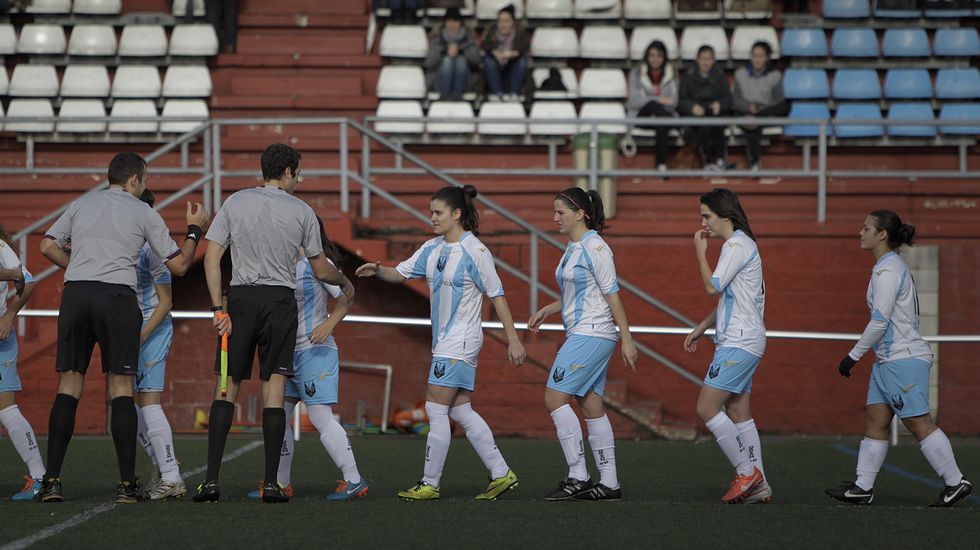 Imagen del partido celebrado el domingo en el campo de la Leyma entre Victoria y Orzán, con victoria aurinegra (1-2)