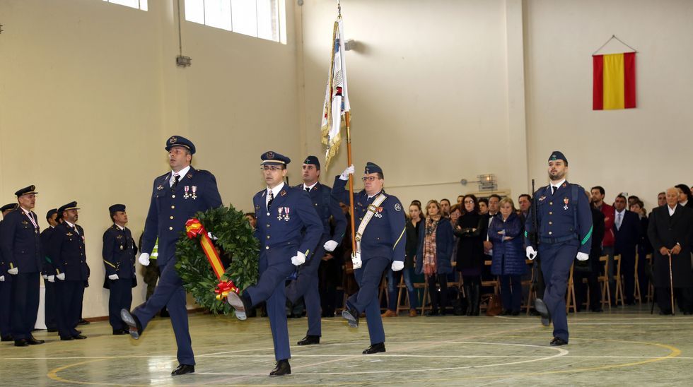 El EVA 10 celebra la festividad de su patrona la Virgen de Loreto con un acto militar